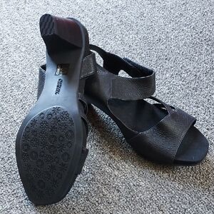 NWOB, Aetrex Black Leather Women's Sandals